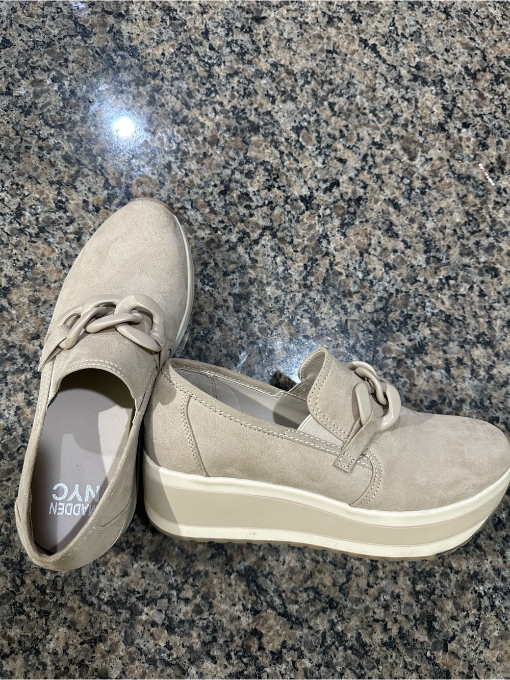 Madden NYC Size 7. 5 Platform Slip-On Loafers with Chain Accent - Beige GUC - Picture 4 of 5